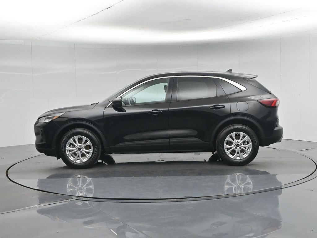 Certified 2023 Ford Escape Active AWD/4WD image 30