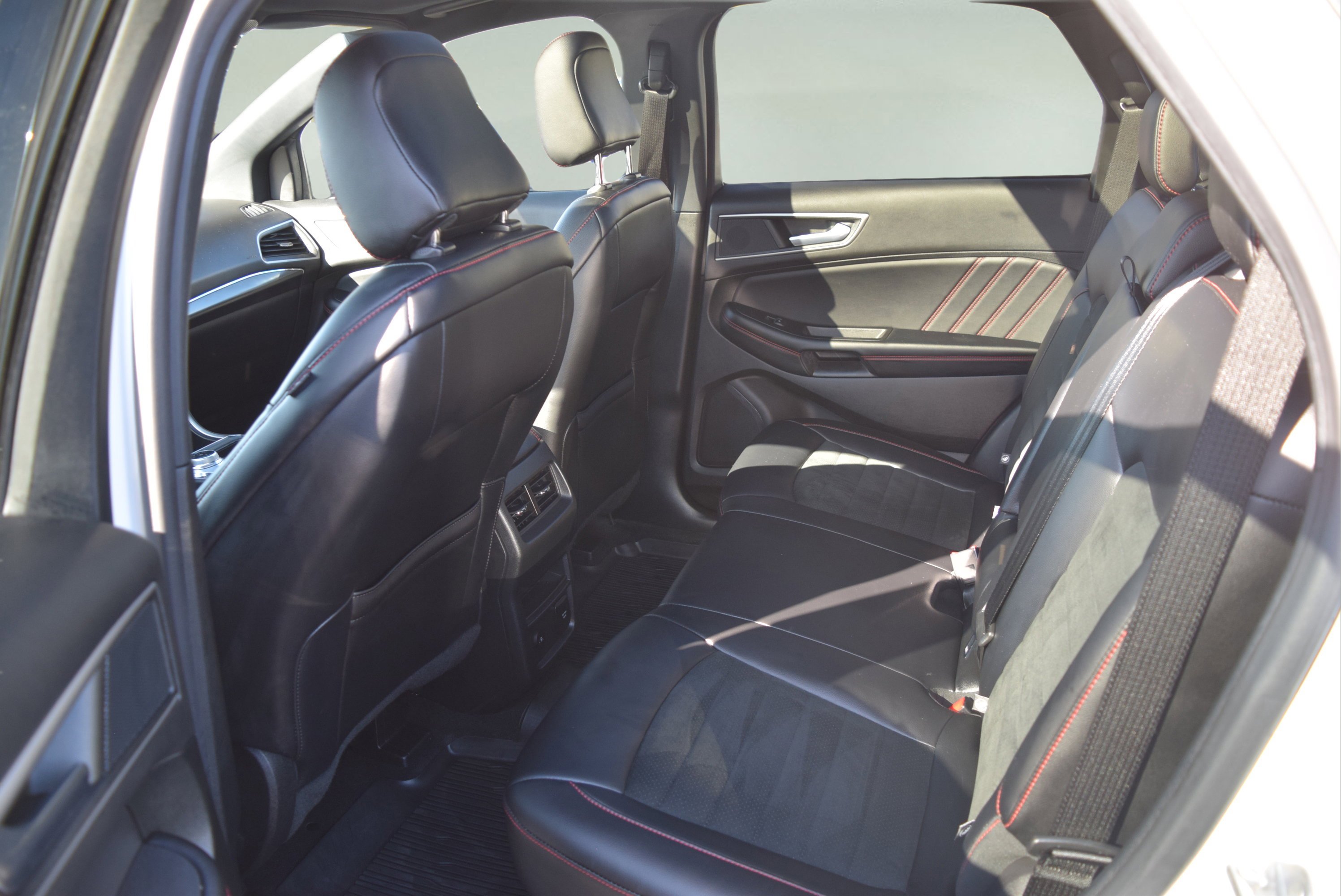 Certified 2022 Ford Edge ST-Line w/ Cargo Accessory Package image 7