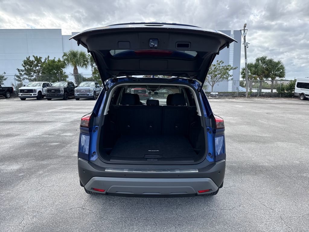 Used 2023 Nissan Rogue SV image 27