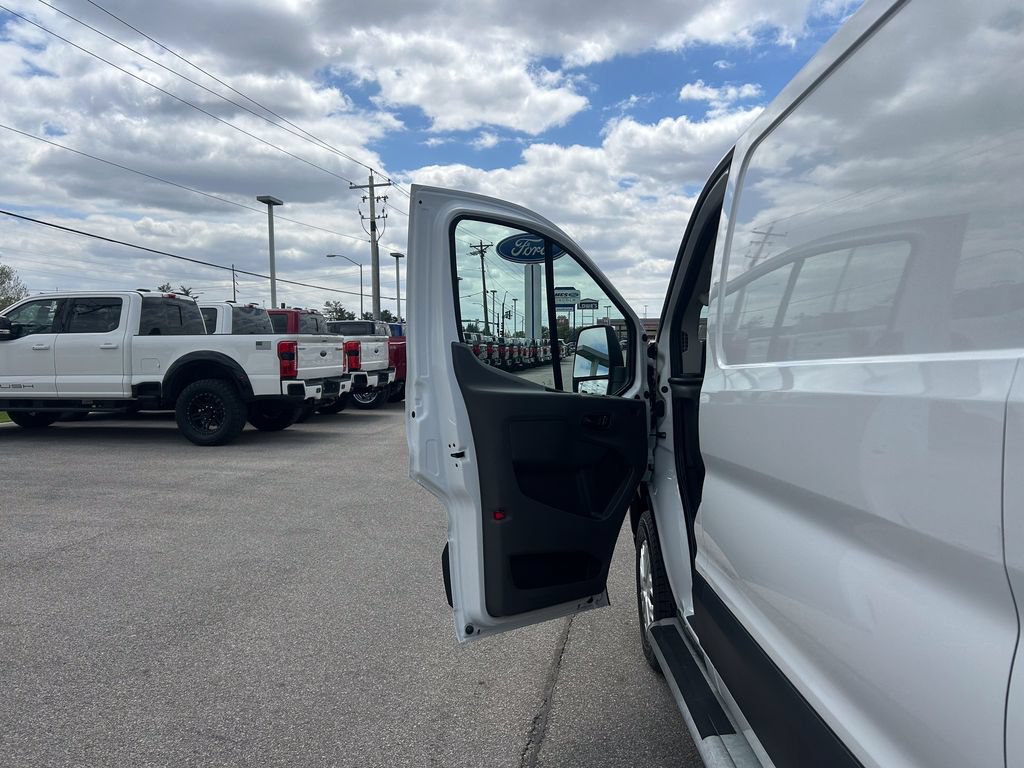 Certified 2025 Ford Transit 250 Low Roof w/ Exterior Upgrade Package RWD image 12