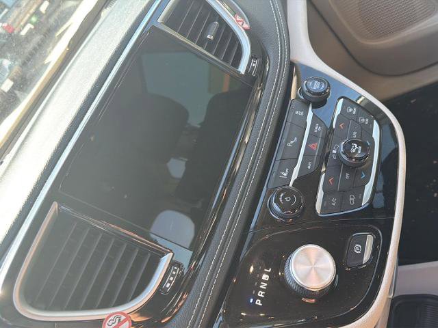Used 2024 Chrysler Pacifica Limited FWD image 7