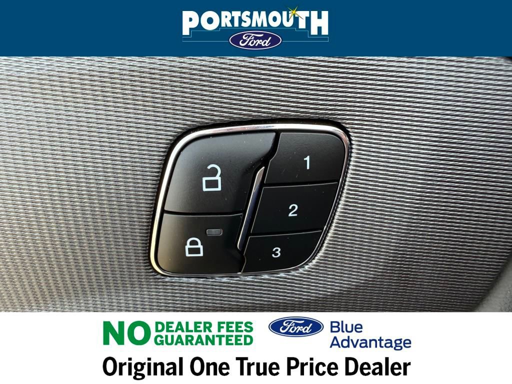 Certified 2025 Ford Explorer ST image 30