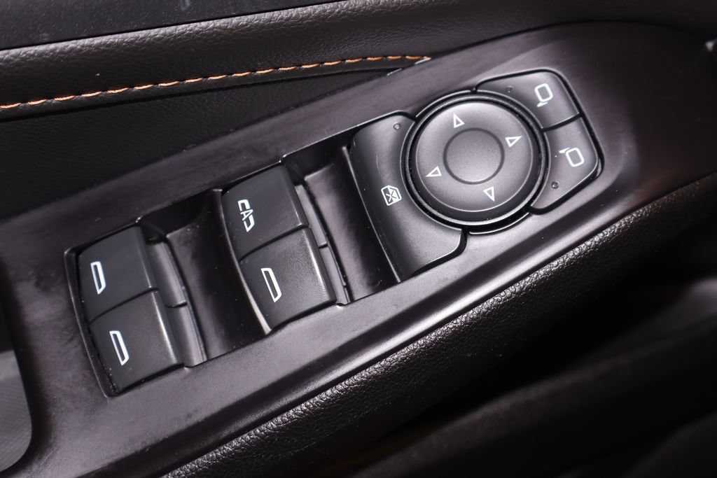 Used 2020 Chevrolet Traverse LT w/ LPO, Floor Liner Package AWD/4WD image 12