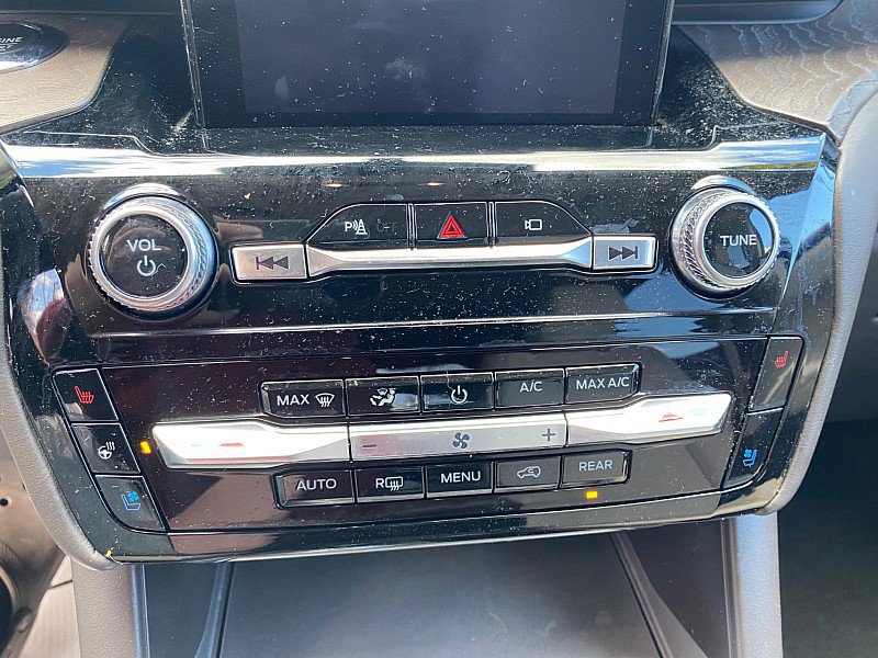 Certified 2023 Ford Explorer Platinum w/ Technology Package AWD/4WD image 14