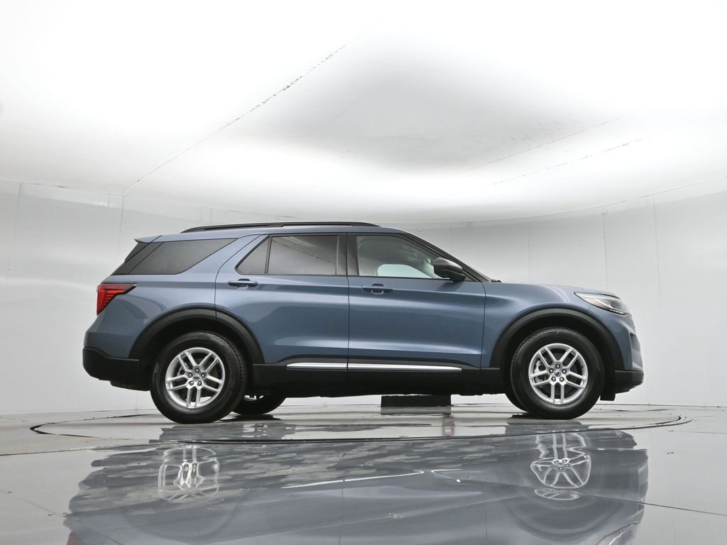 Certified 2025 Ford Explorer Active RWD image 50