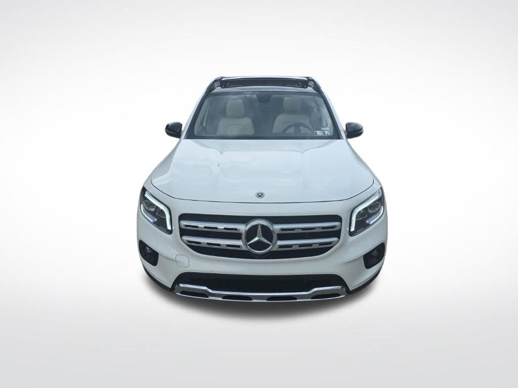 Used 2022 Mercedes-Benz GLB 250 4MATIC image 2