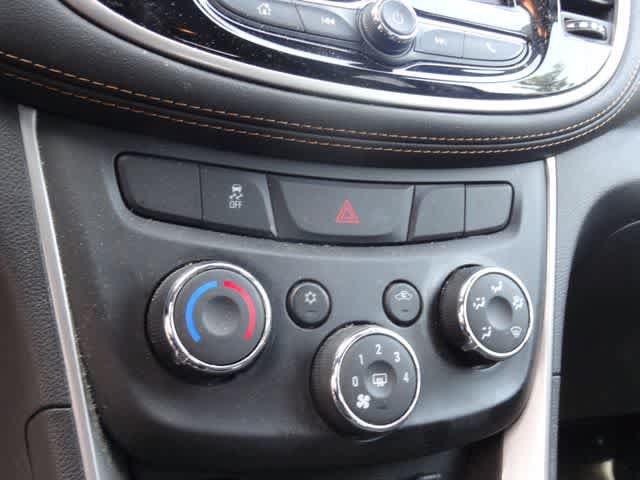 Used 2022 Chevrolet Trax LT w/ Sport Edition AWD/4WD image 6