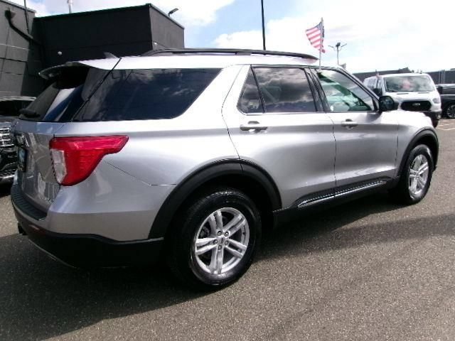 Certified 2024 Ford Explorer XLT w/ Equipment Group 202A AWD/4WD image 6