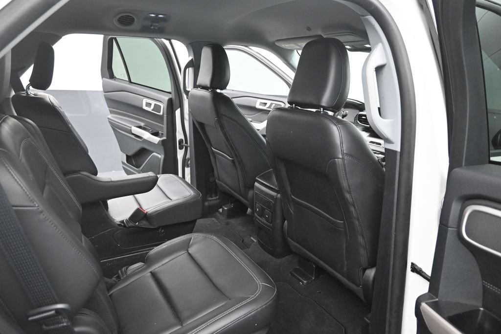 Certified 2023 Ford Explorer XLT w/ Equipment Group 202A RWD image 12