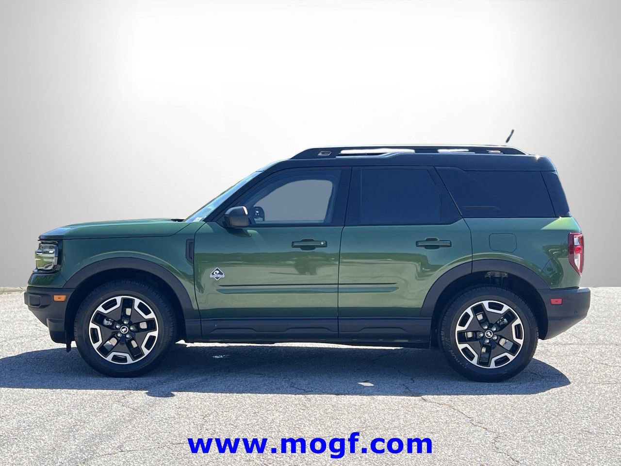 Certified 2024 Ford Bronco Sport Outer Banks w/ Tech Package AWD/4WD image 25