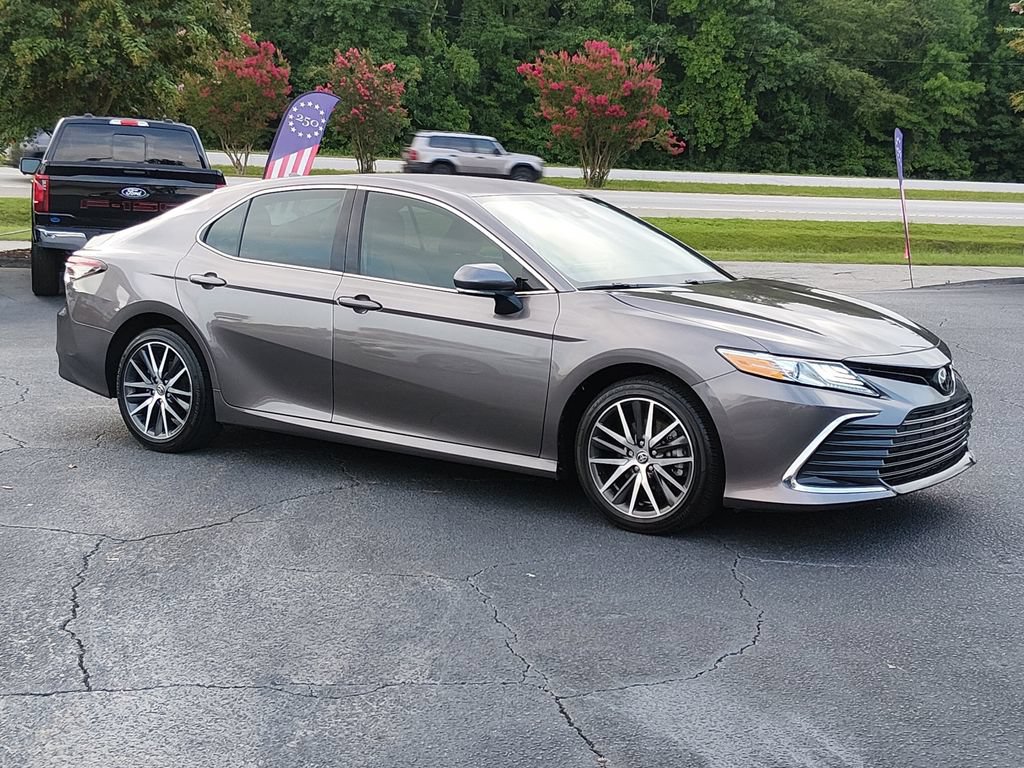 Used 2024 Toyota Camry XLE FWD image 2