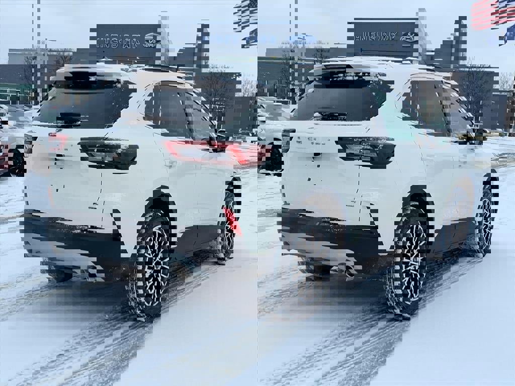 Certified 2025 Ford Escape Premium w/ PHEV Premium Package image 5