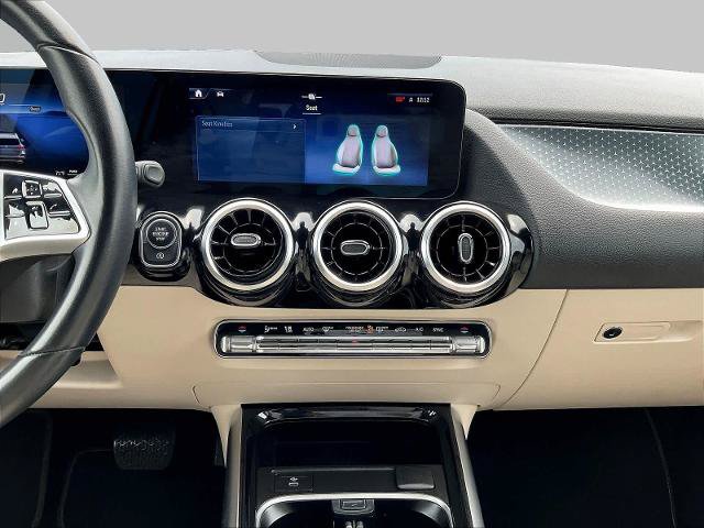 Used 2025 Mercedes-Benz GLA 250 4MATIC image 11