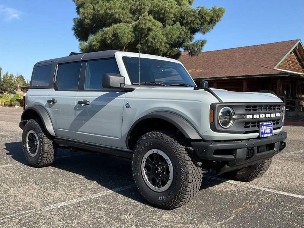 Certified 2024 Ford Bronco Black Diamond w/ Sasquatch Package image 14