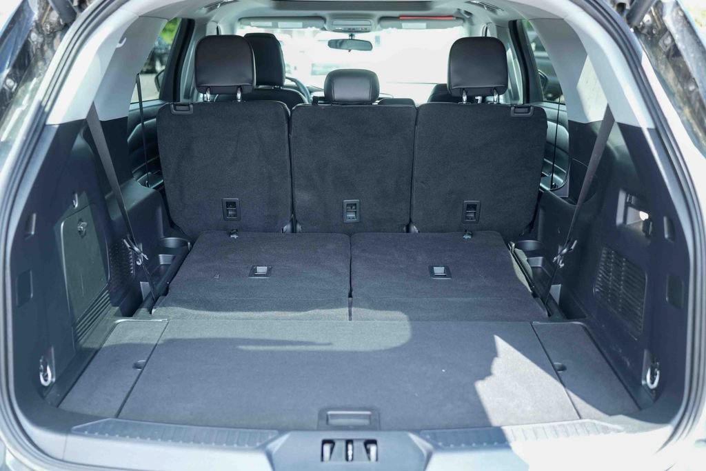 Certified 2023 Ford Explorer XLT w/ Equipment Group 202A AWD/4WD image 11