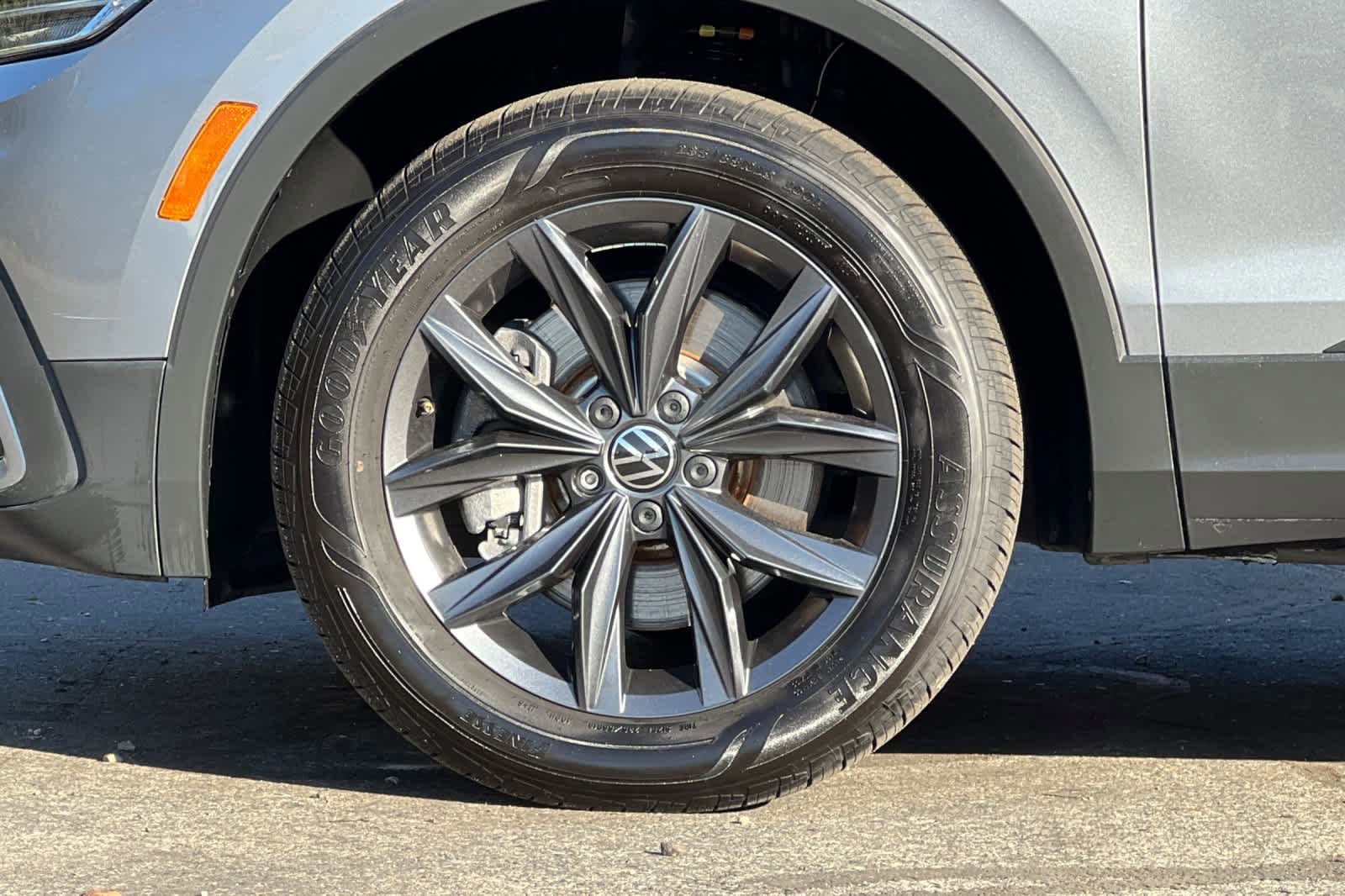 Used 2022 Volkswagen Tiguan SE image 27