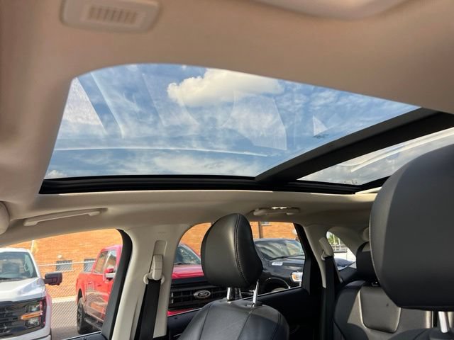 Certified 2019 Ford Edge Titanium w/ Equipment Group 301A AWD/4WD image 19