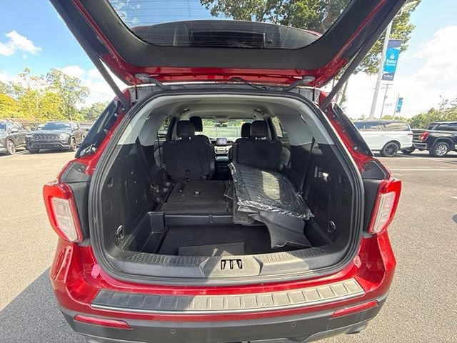 Certified 2023 Ford Explorer XLT w/ Equipment Group 202A AWD/4WD image 14
