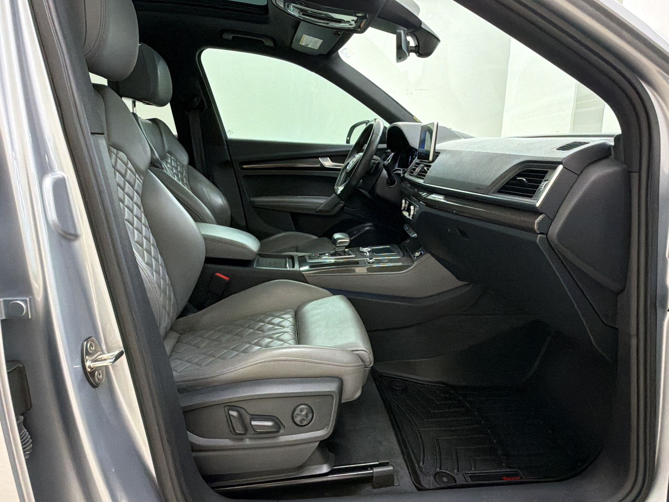 Used 2020 Audi SQ5 Premium Plus w/ Premium Plus Package AWD/4WD image 25