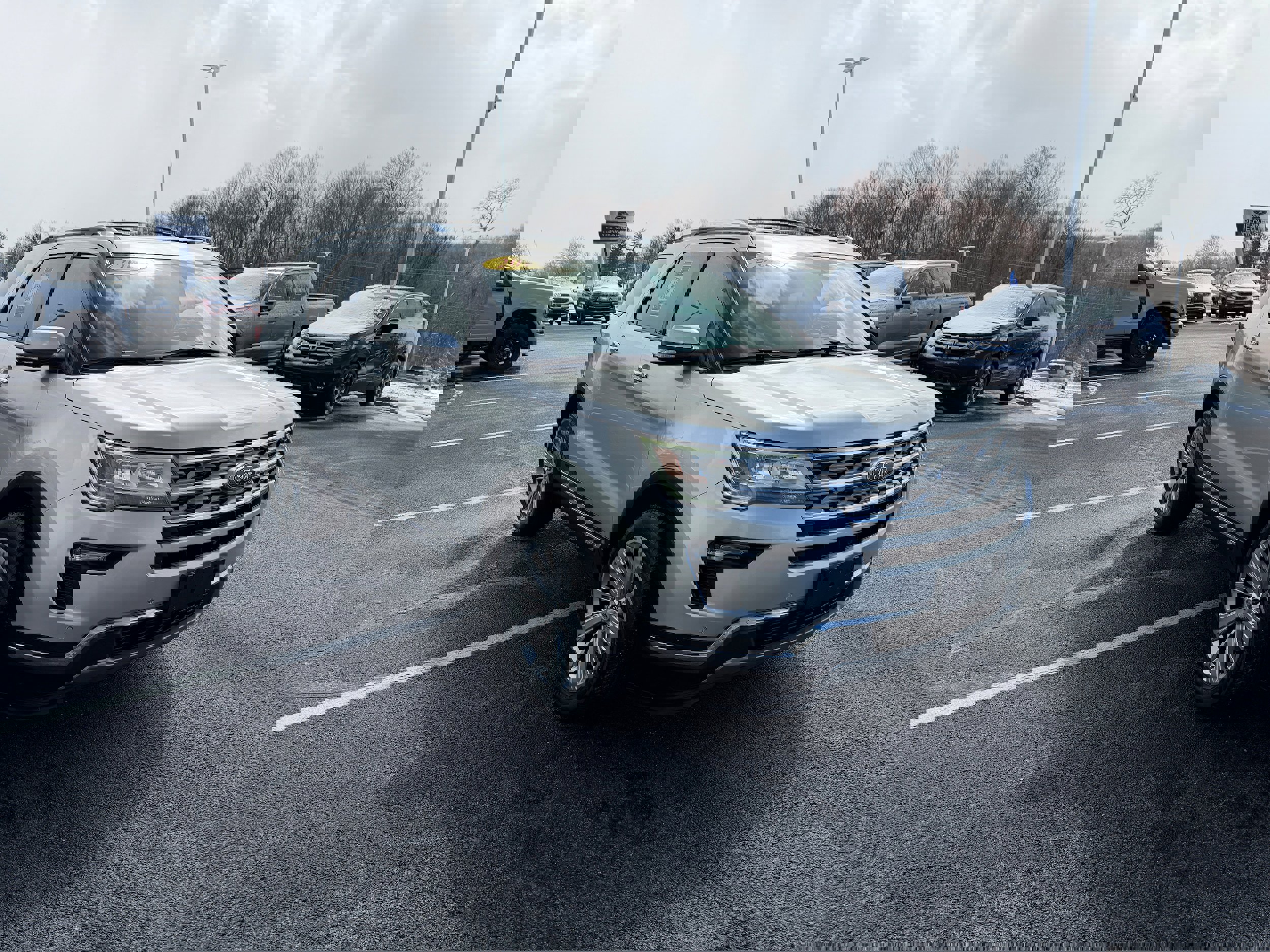 Certified 2019 Ford Explorer Limited w/ Class III Trailer Tow Package image 4