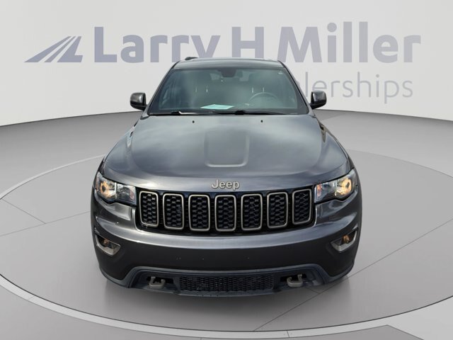 Used 2017 Jeep Grand Cherokee Laredo AWD/4WD image 8