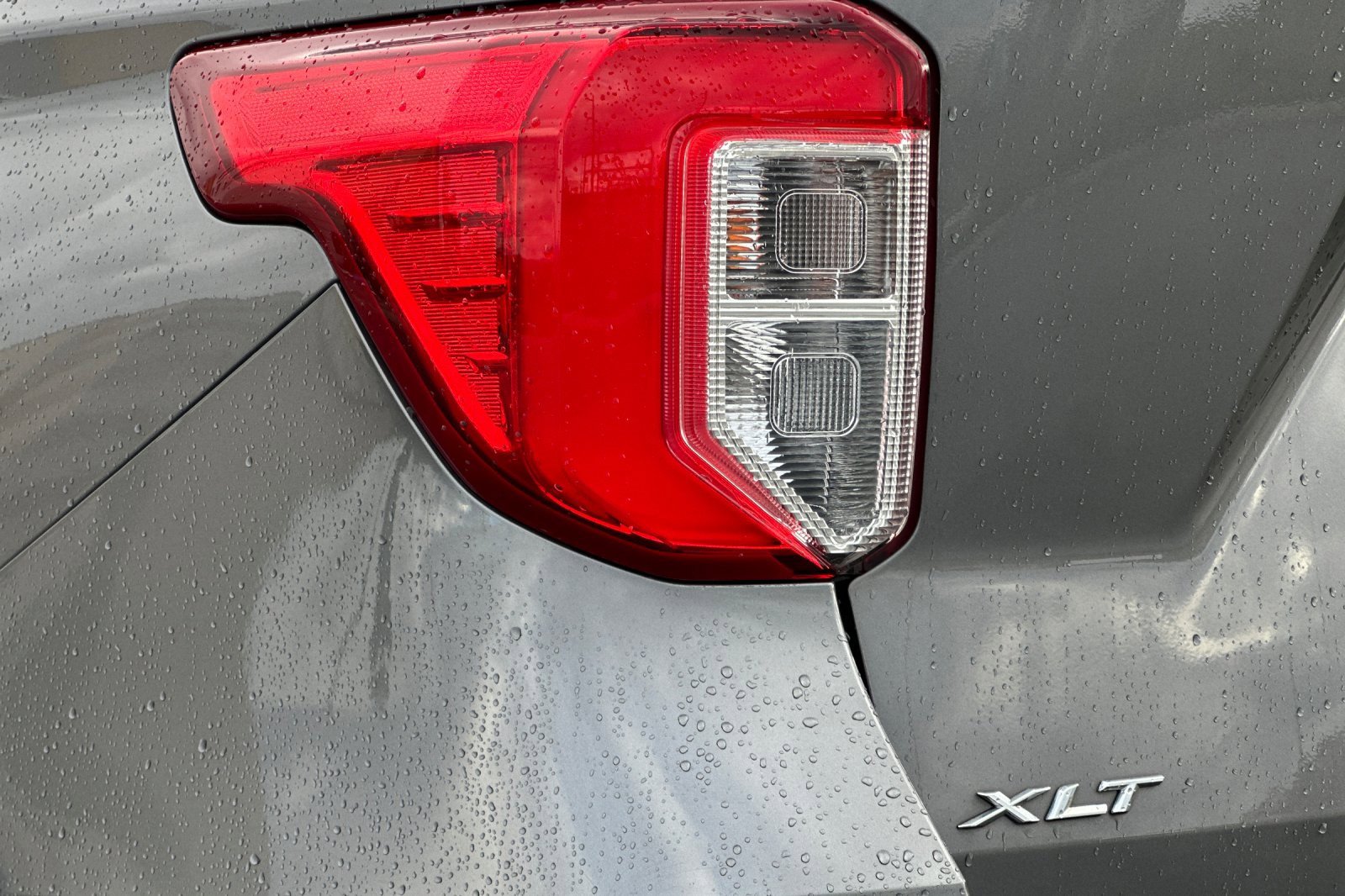 Certified 2021 Ford Explorer XLT w/ Equipment Group 202A image 33