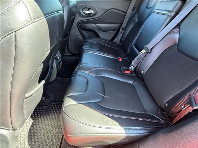 Used 2019 Jeep Cherokee Trailhawk w/ Comfort/Convenience Group image 13