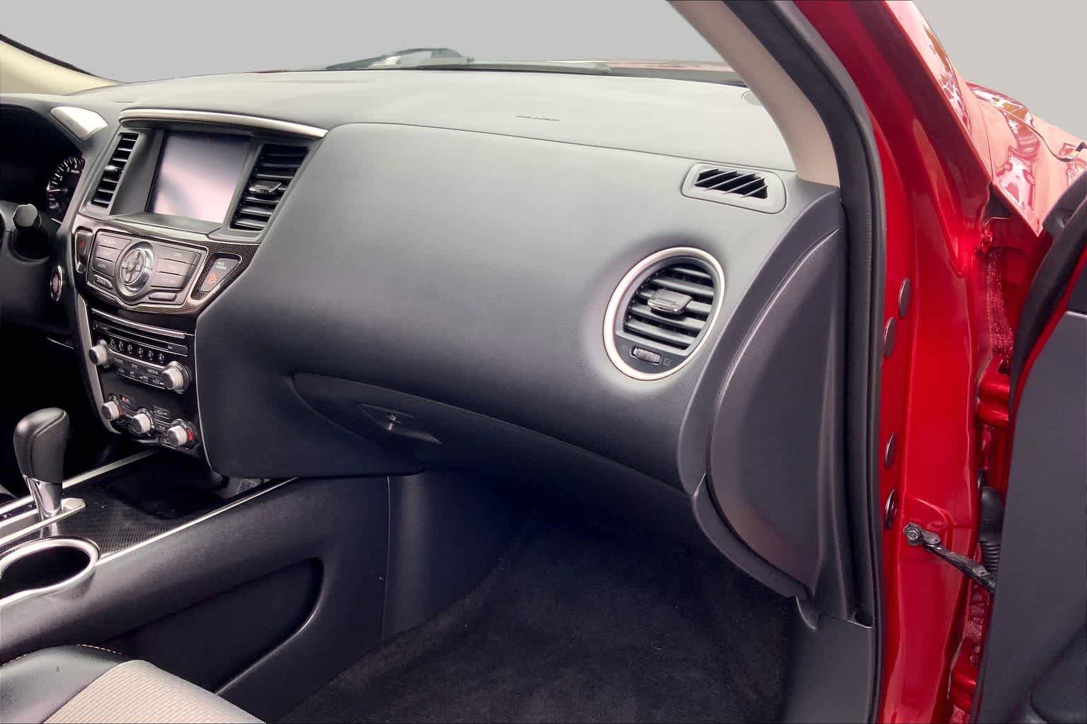 Used 2020 Nissan Pathfinder SV w/ Rock Creek Edition FWD image 17