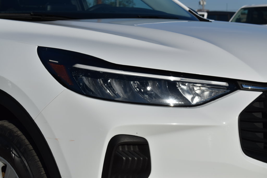 Certified 2025 Ford Escape Active AWD/4WD image 4