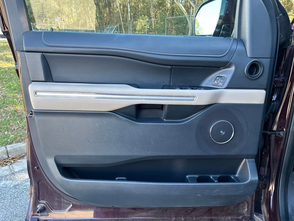 Certified 2024 Ford Expedition Limited image 9