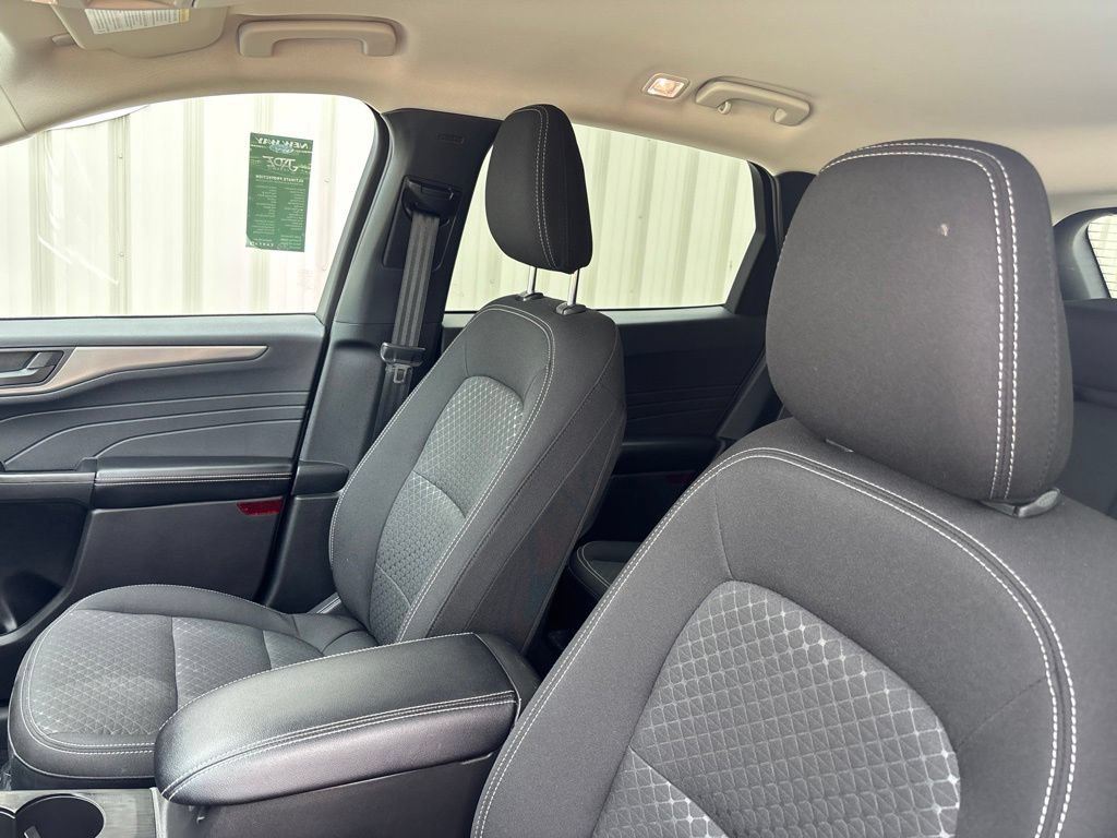 Certified 2025 Ford Escape Active AWD/4WD image 22