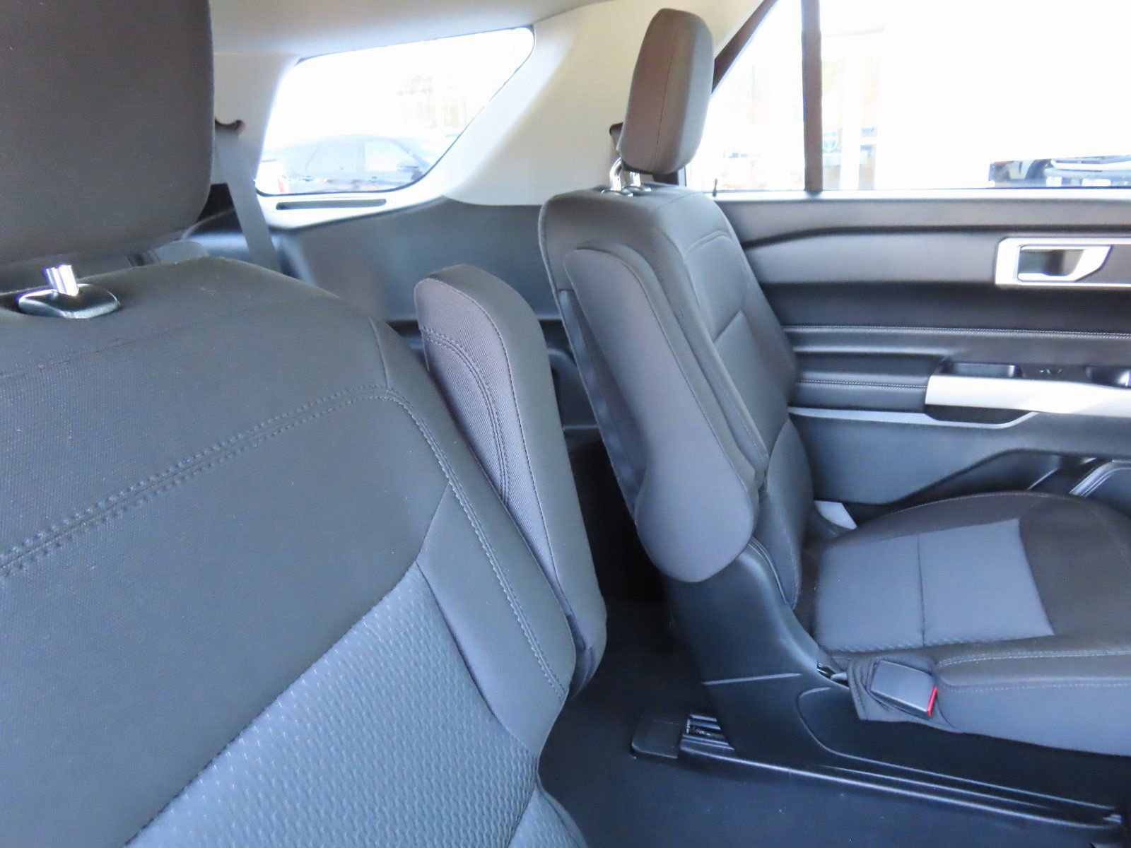 Certified 2024 Ford Explorer XLT image 33