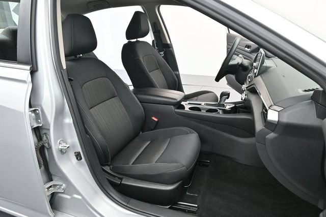 Used 2024 Nissan Altima 2.5 SV FWD image 26