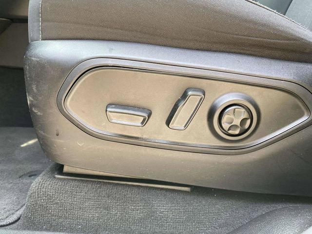 Used 2023 Jeep Grand Cherokee Laredo AWD/4WD image 14