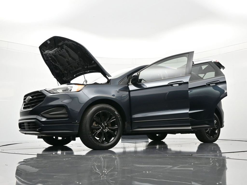 Certified 2022 Ford Edge SE w/ Black Appearance Package image 64