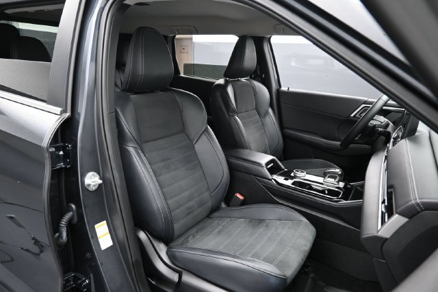 Used 2025 Mitsubishi Outlander SE FWD image 30