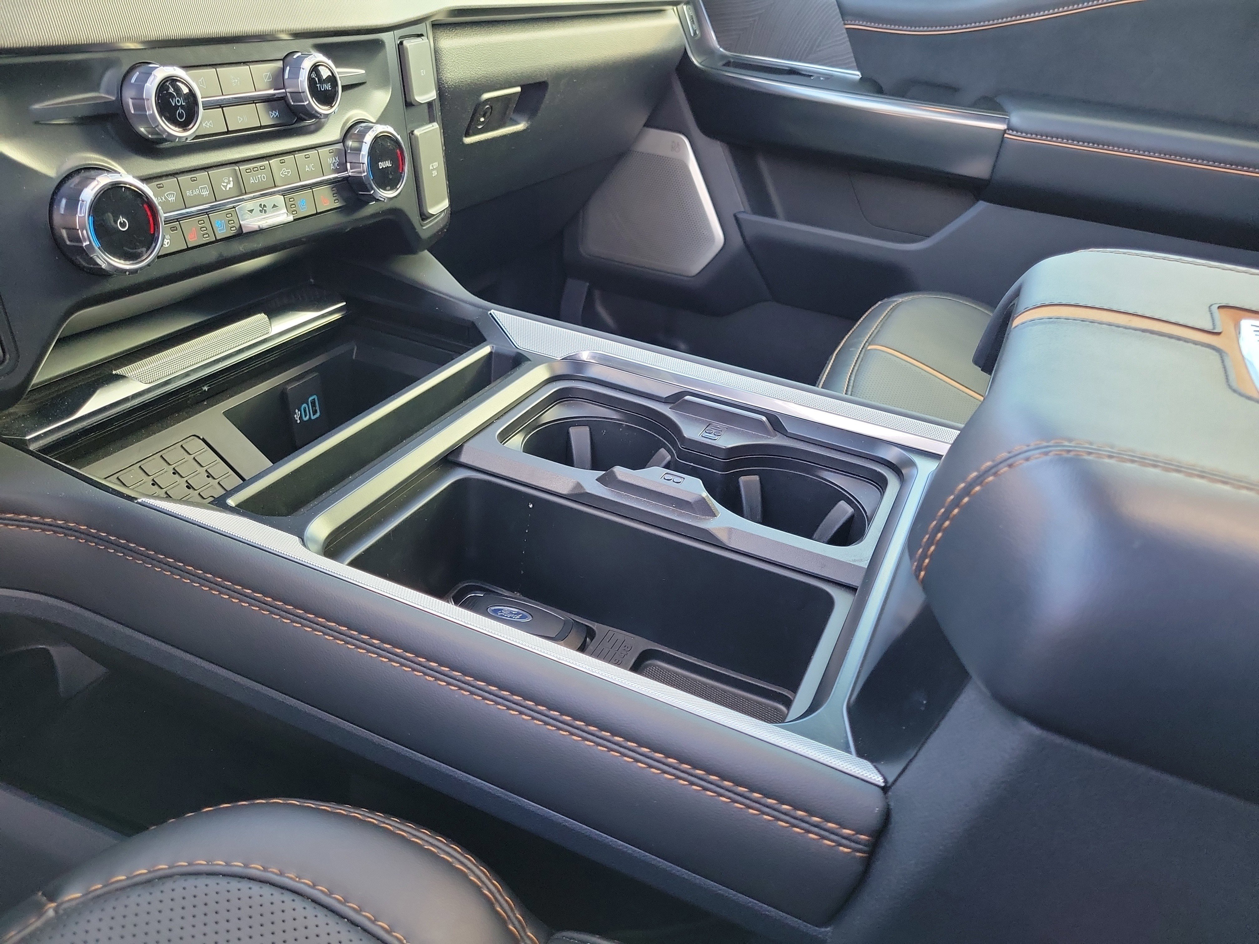 Certified 2024 Ford F350 Platinum image 29