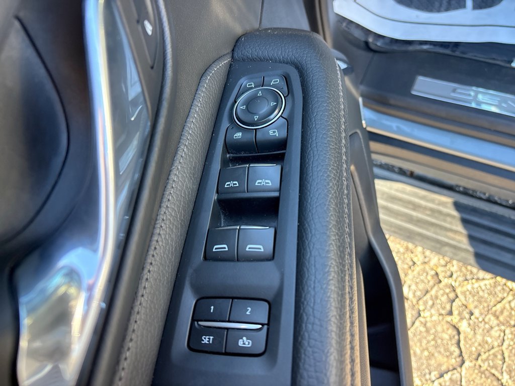 Used 2023 GMC Yukon XL Denali AWD/4WD image 27