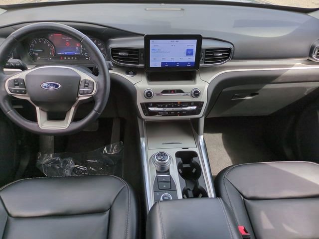 Certified 2021 Ford Explorer XLT w/ Equipment Group 202A AWD/4WD image 15