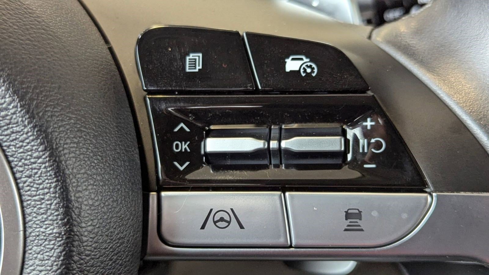 Used 2022 Hyundai Tucson Limited image 25