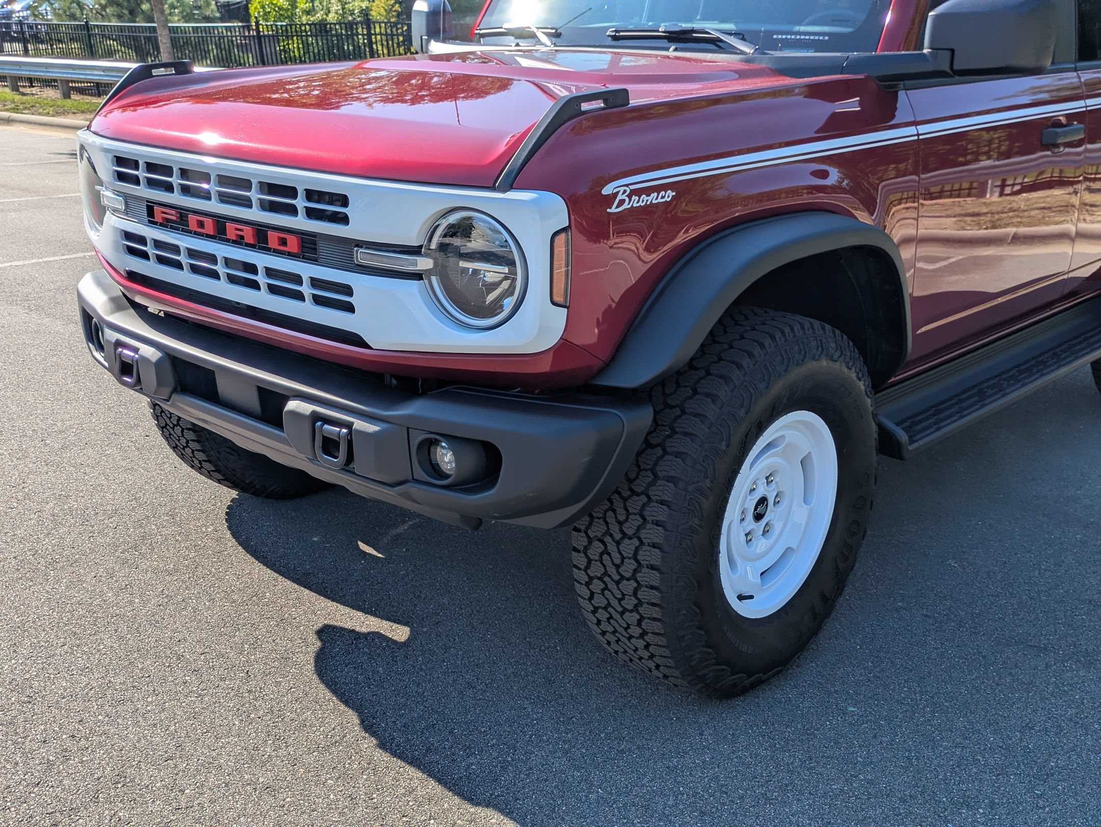 Certified 2025 Ford Bronco Heritage Edition AWD/4WD image 10