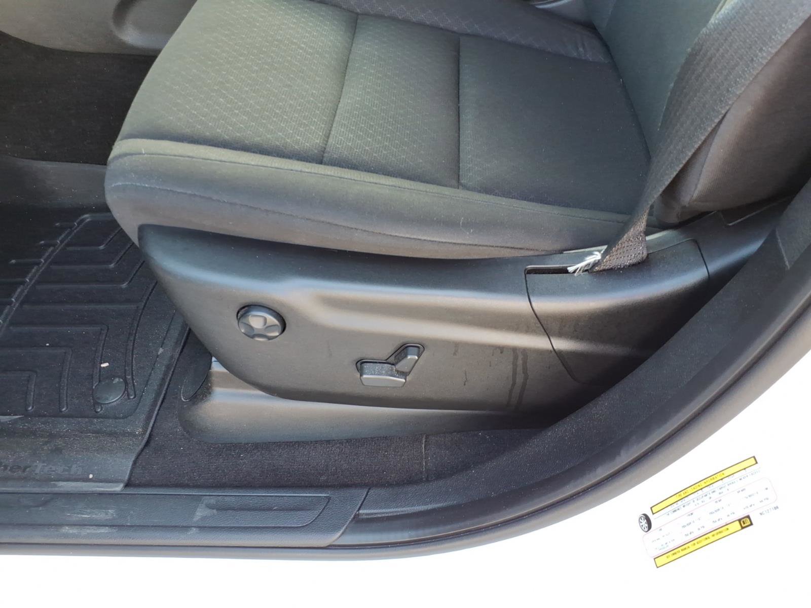 Used 2022 Jeep Grand Cherokee Laredo E RWD image 7