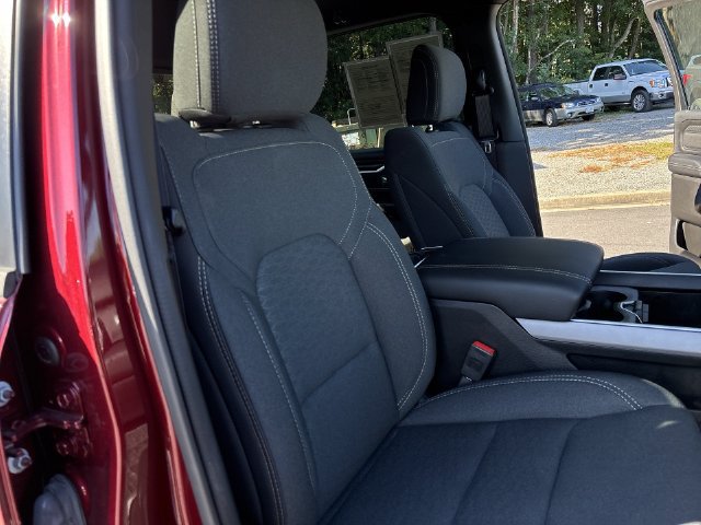Used 2025 RAM 1500 Big Horn AWD/4WD image 23