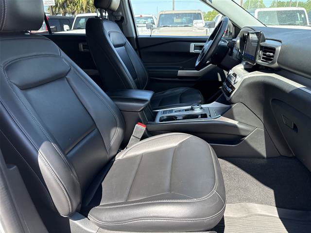 Certified 2023 Ford Explorer XLT w/ Equipment Group 202A RWD image 18