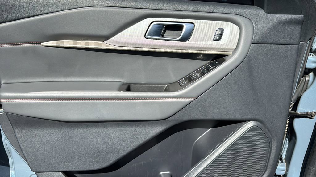 Certified 2025 Ford Explorer Active RWD image 18
