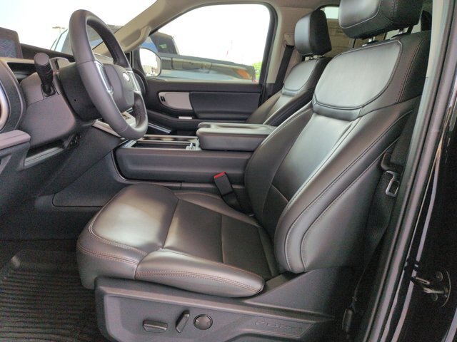 Certified 2025 Ford Expedition Active AWD/4WD image 16