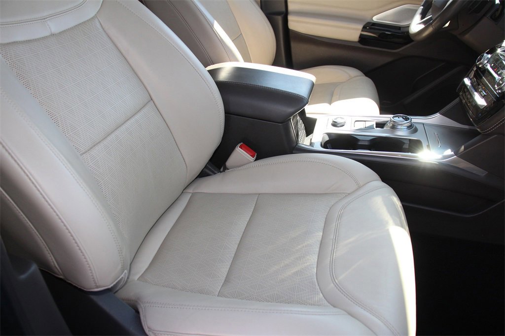 Certified 2021 Ford Explorer Platinum w/ Equipment Group 601A image 28