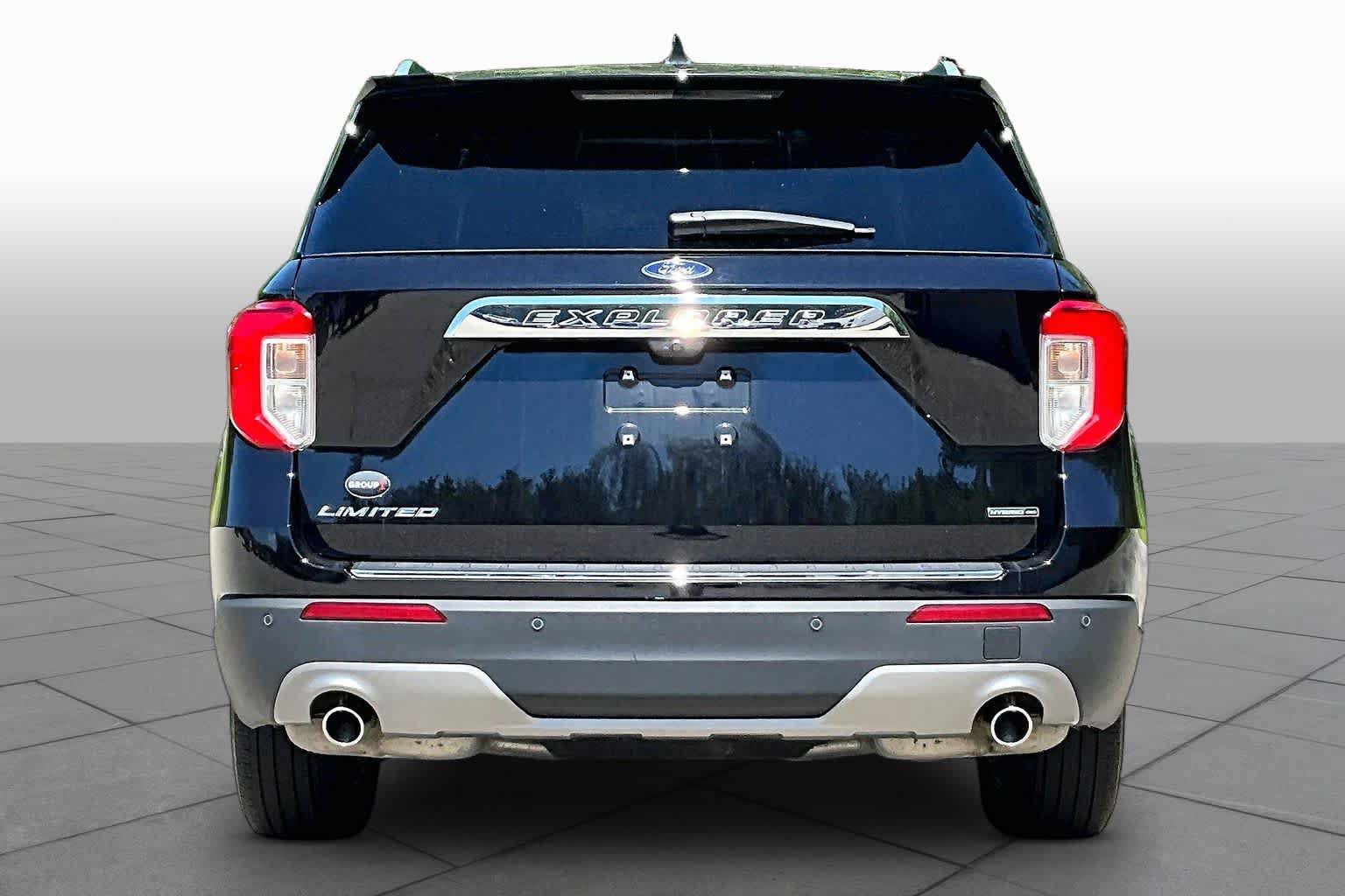 Certified 2023 Ford Explorer Limited w/ Hybrid Equipment Group 310A AWD/4WD image 5