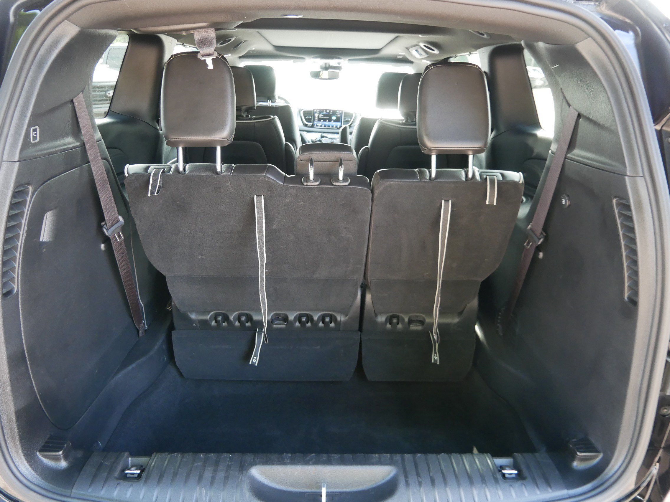 Used 2026 Chrysler Pacifica Limited w/ S Appearance Package FWD image 18