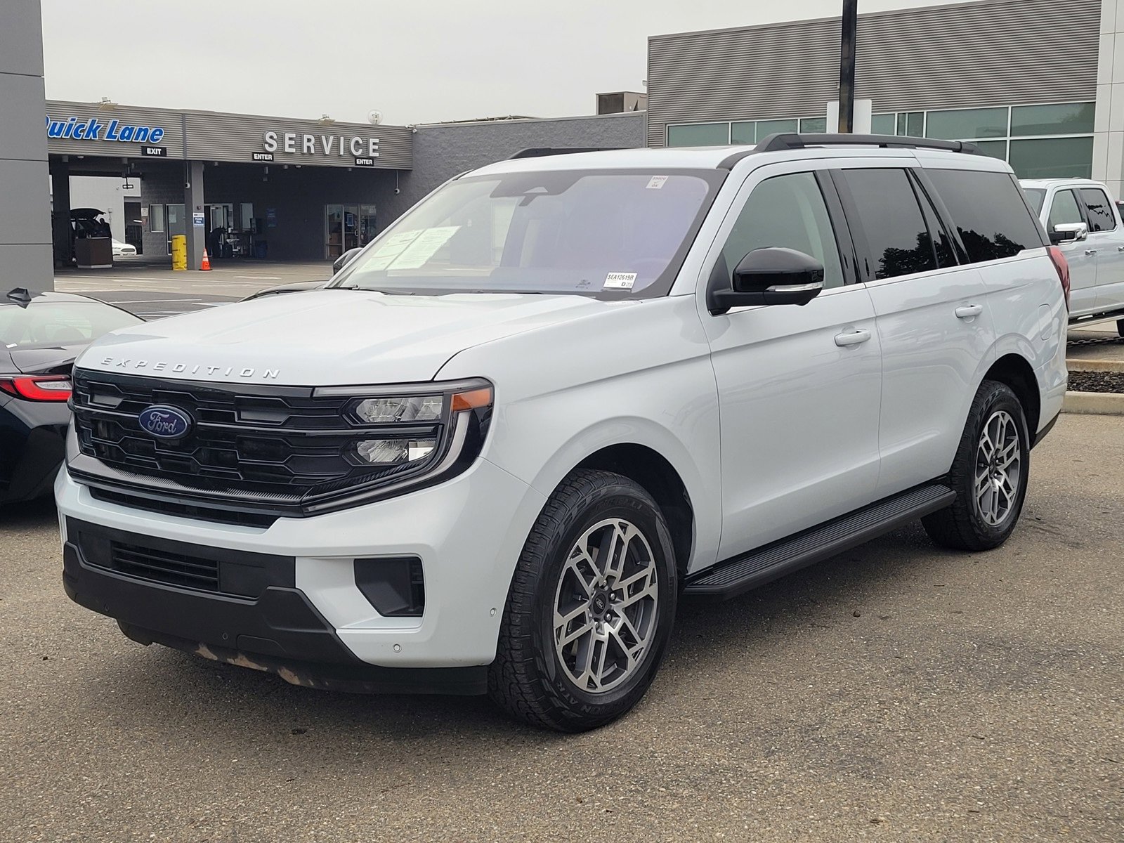 Certified 2025 Ford Expedition Active image 8